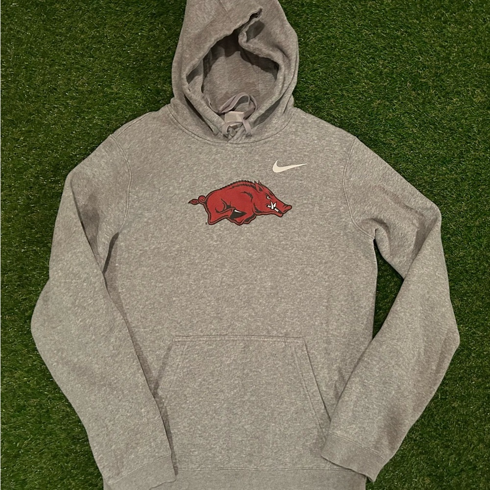 Nike Arkansas Razorbacks Hoodie. Big kids Small.